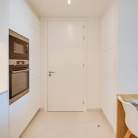 Appartement Bayline Cond - Sea View - - Pool - Gym - Truta By Bedzy *