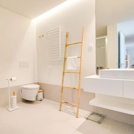 Bayline Cond - Sea View - - Pool - Gym - Truta By Bedzy Armacao de Pera